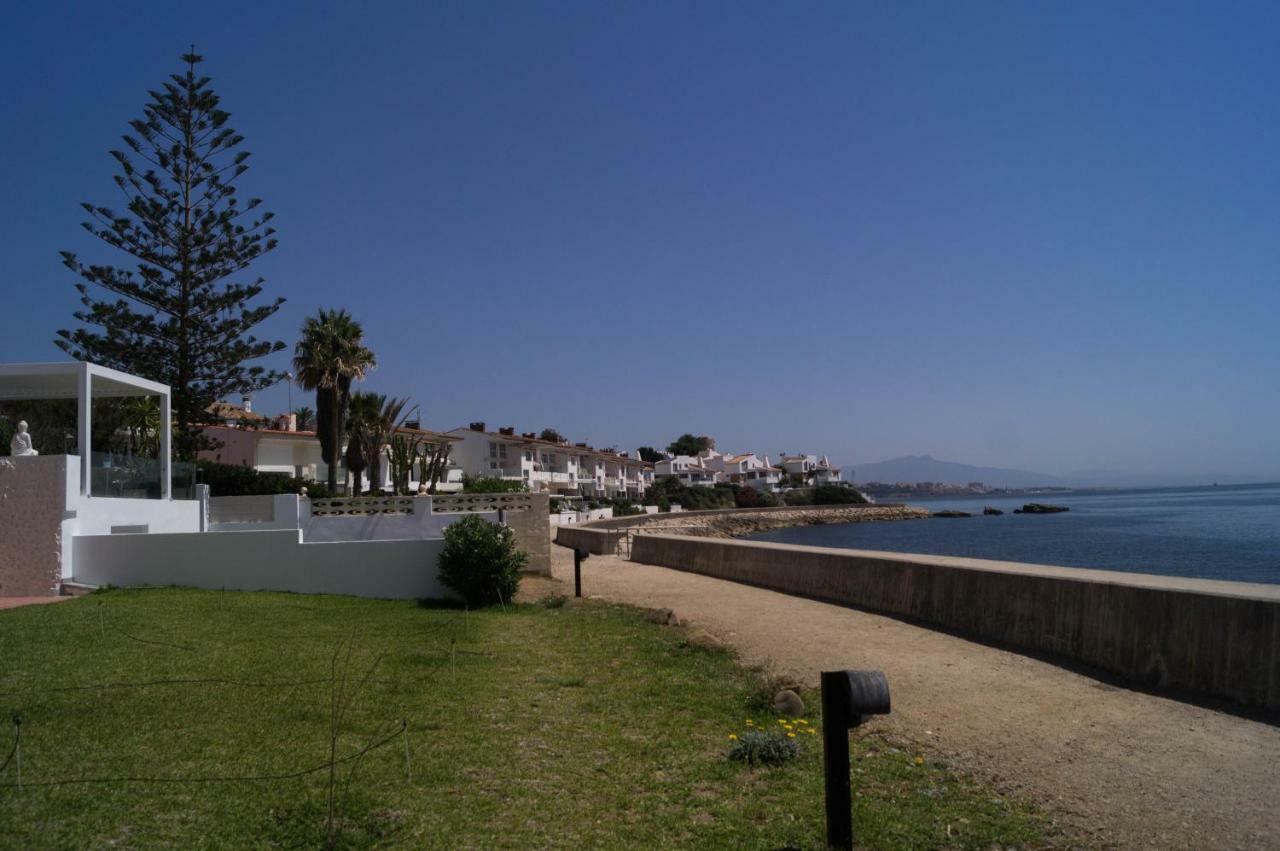 Beach-Front Bahia Dorada Villa Estepona Dış mekan fotoğraf